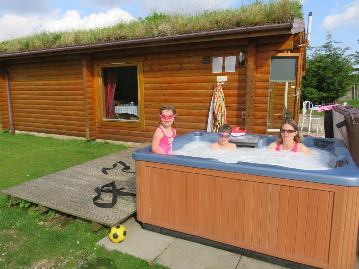 Glenbeag Mountain Lodges Glenshee Esterno foto