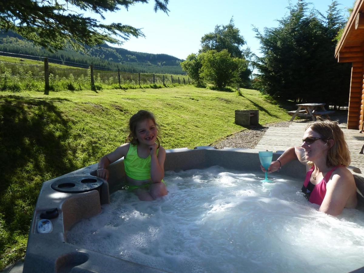 Glenbeag Mountain Lodges Glenshee Esterno foto