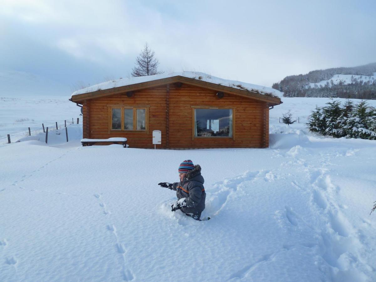 Glenbeag Mountain Lodges Glenshee Esterno foto