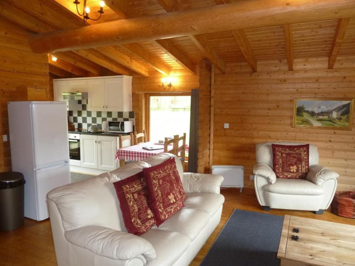Glenbeag Mountain Lodges Glenshee Esterno foto