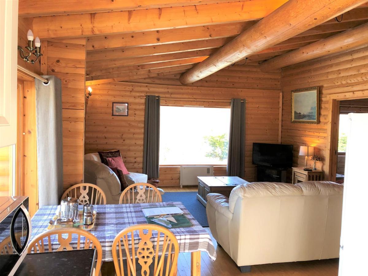 Glenbeag Mountain Lodges Glenshee Esterno foto